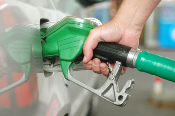 Petrom a ieftinit benzina